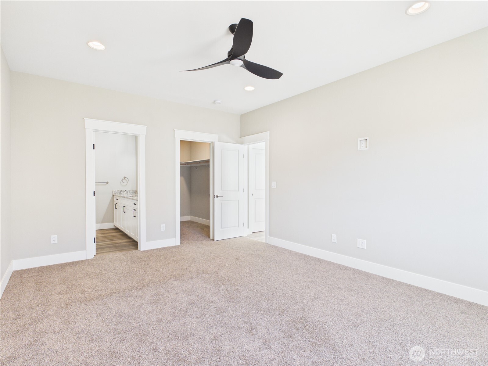 925 N Macaw Avenue , East Wenatchee, WA 98802