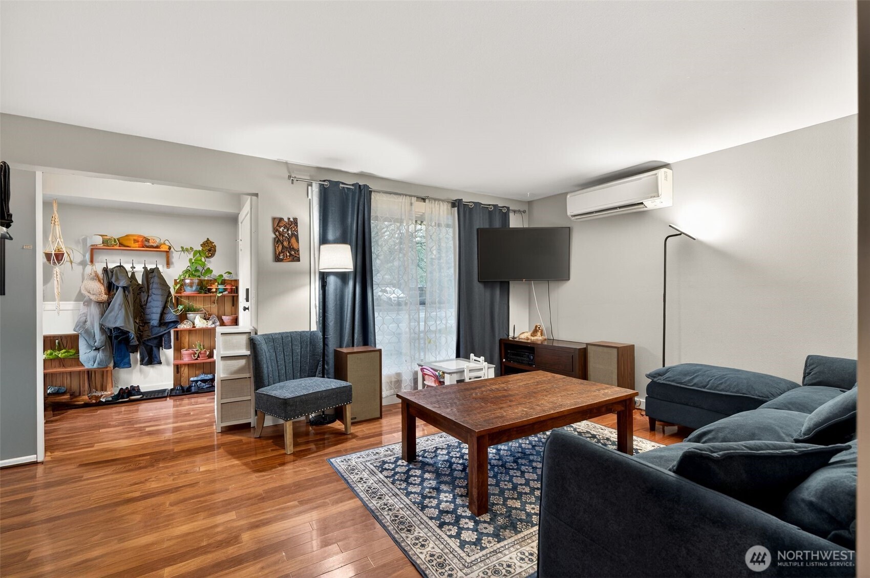 8620 35th Avenue SW, Seattle, WA 98126