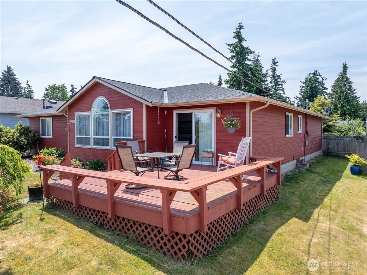 1890 Edgewood Drive , Camano Island, WA 98282