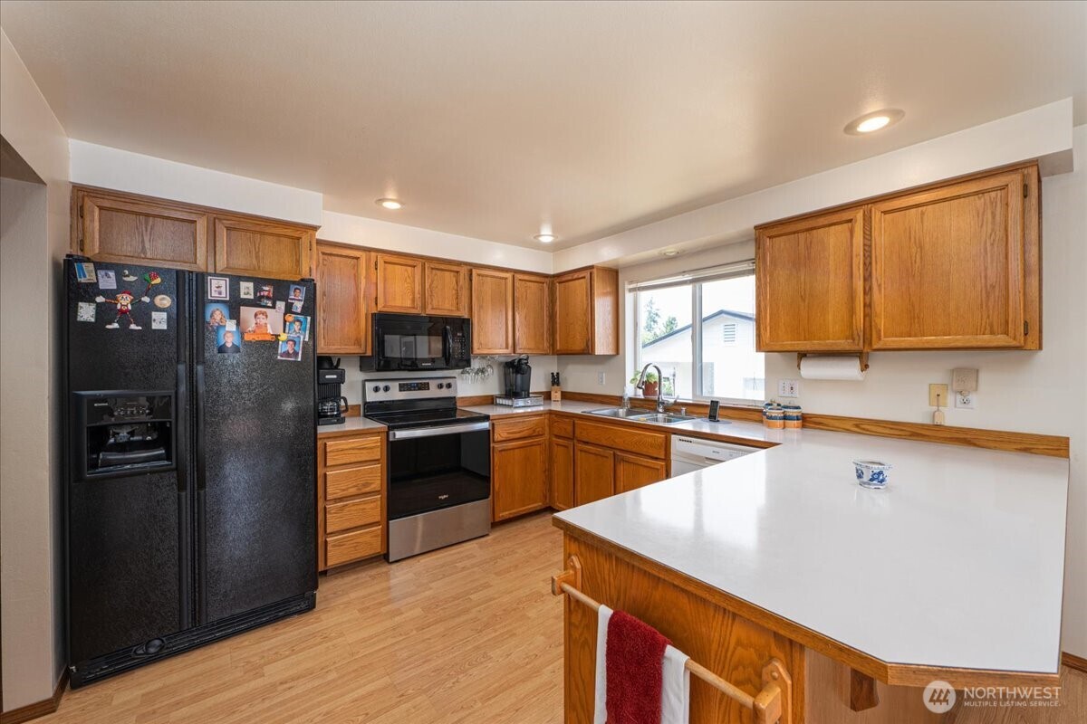 1890 Edgewood Drive , Camano Island, WA 98282