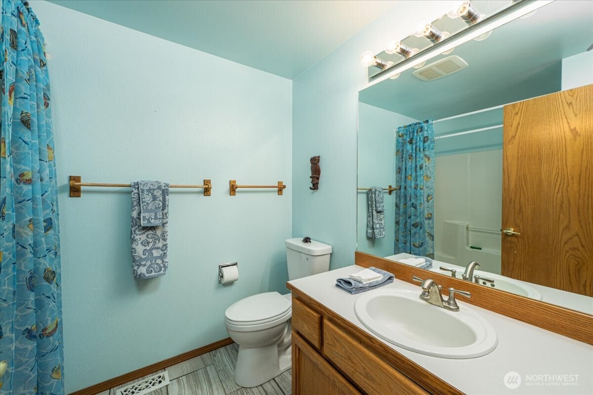 1890 Edgewood Drive , Camano Island, WA 98282