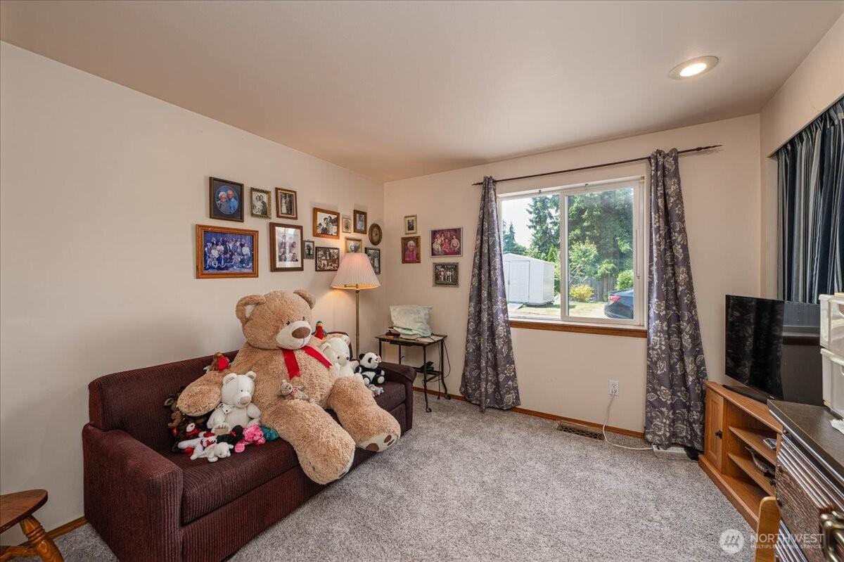 1890 Edgewood Drive , Camano Island, WA 98282