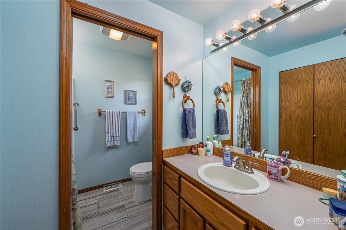 1890 Edgewood Drive , Camano Island, WA 98282