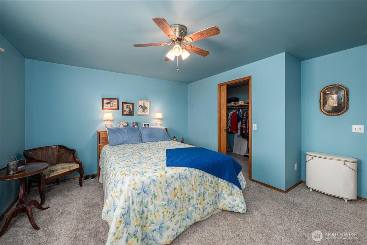 1890 Edgewood Drive , Camano Island, WA 98282