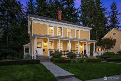 4422 Montana Circle W, Seattle, WA 98199