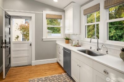 4422 Montana Circle W, Seattle, WA 98199 - Photo 13