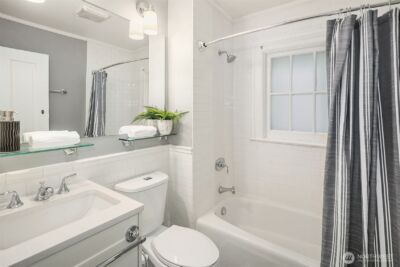 4422 Montana Circle W, Seattle, WA 98199 - Photo 17