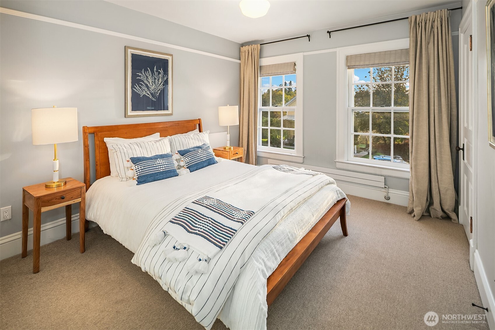 4422 Montana Circle W, Seattle, WA 98199