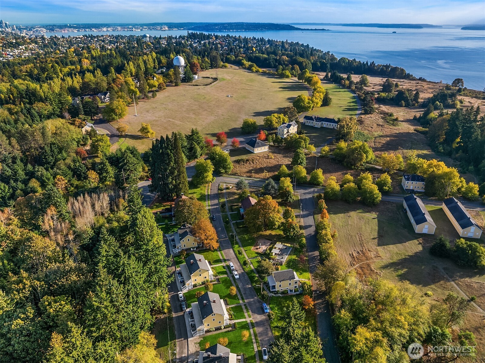 4422 Montana Circle W, Seattle, WA 98199