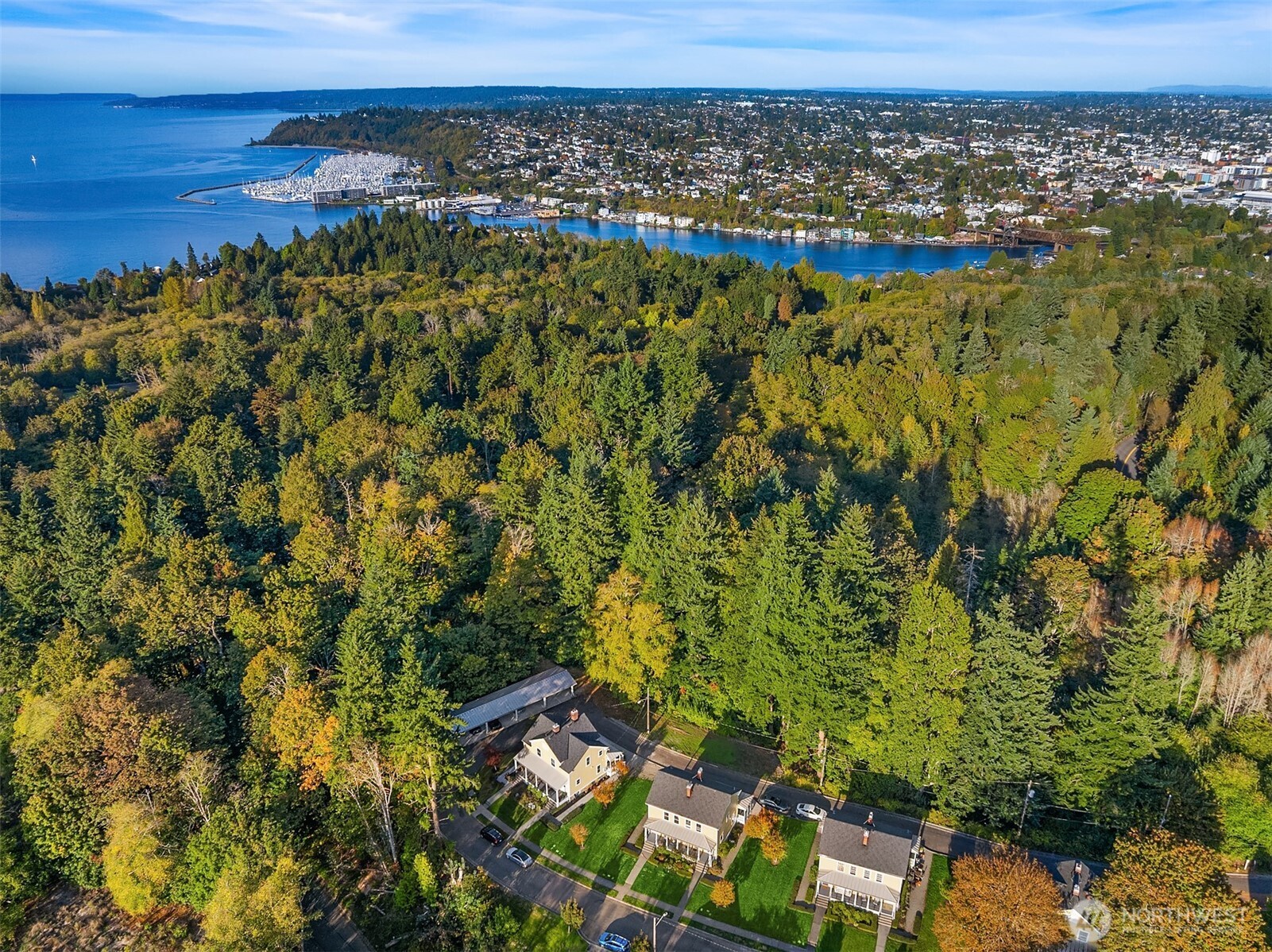 4422 Montana Circle W, Seattle, WA 98199