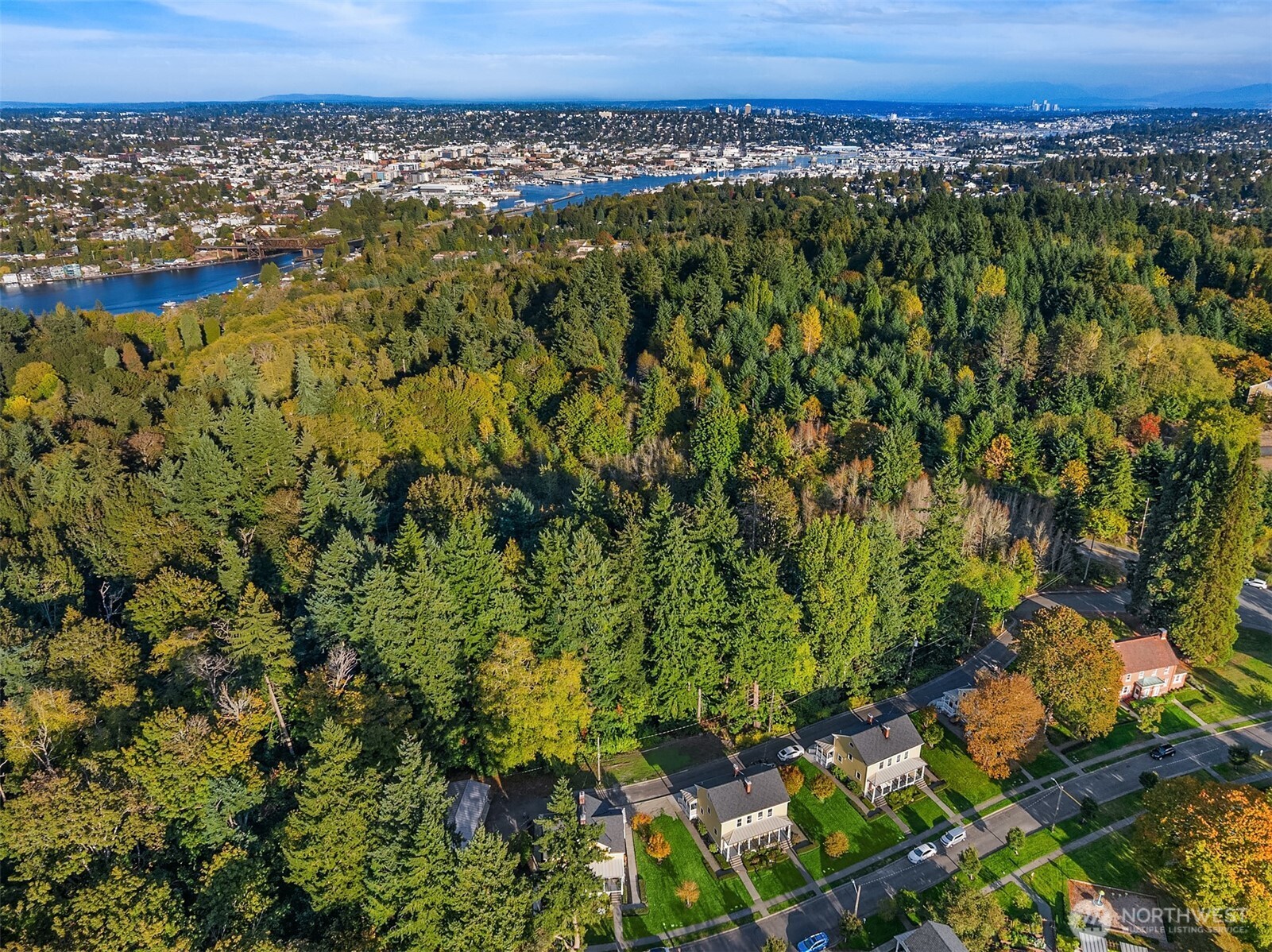 4422 Montana Circle W, Seattle, WA 98199