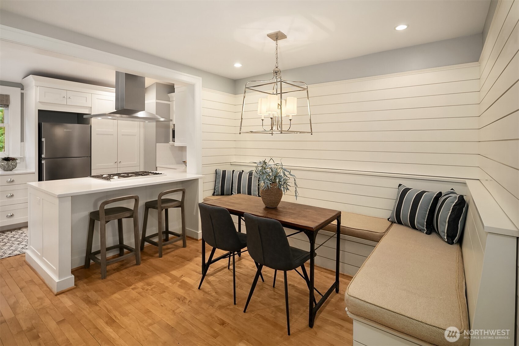 4422 Montana Circle W, Seattle, WA 98199