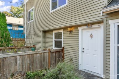 9228 15th Avenue SW #B, Seattle, WA 98106