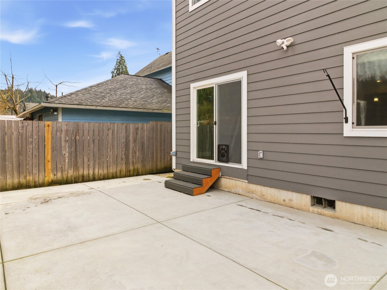 411 Hardefeldt Street SE, Orting, WA 98360