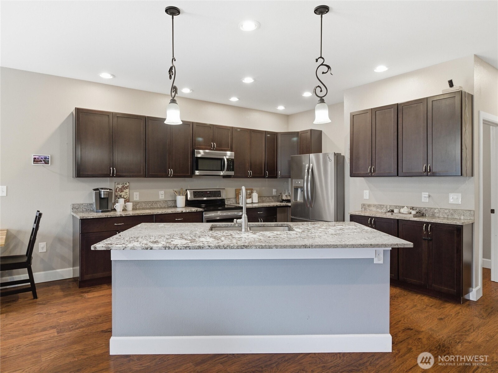 411 Hardefeldt Street SE, Orting, WA 98360