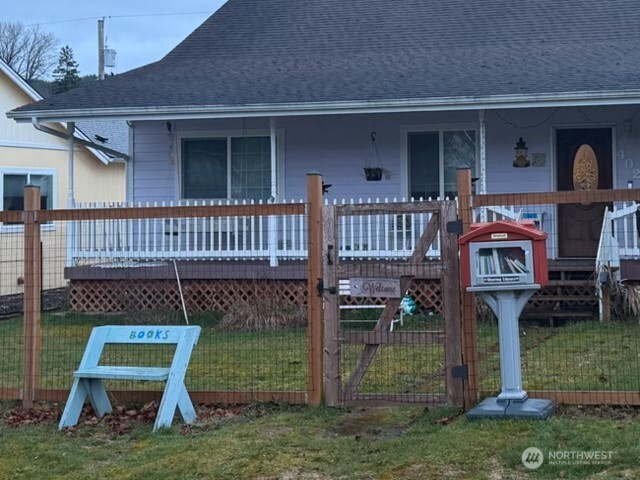 402 Jackson Street , Ryderwood, WA 98581-9712