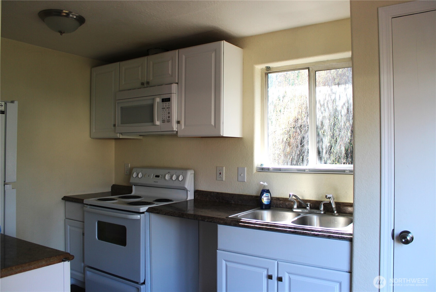 1403 N 4th Avenue , Kelso, WA 98626