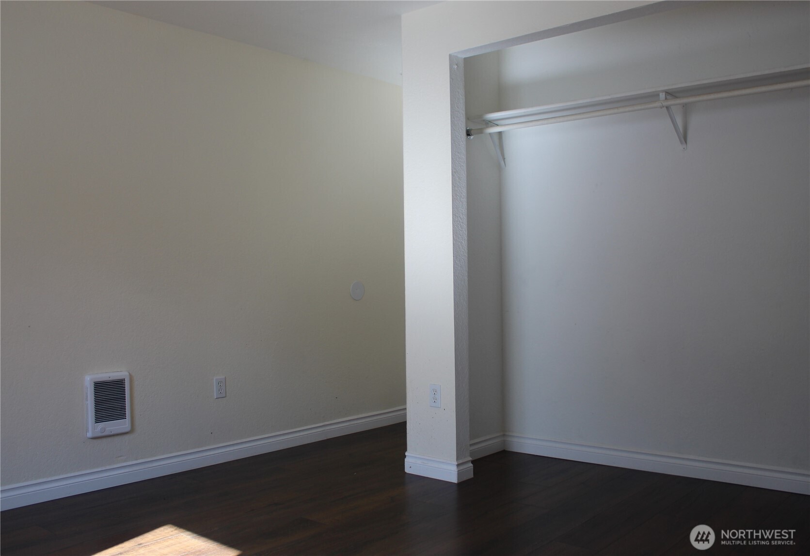 1403 N 4th Avenue , Kelso, WA 98626