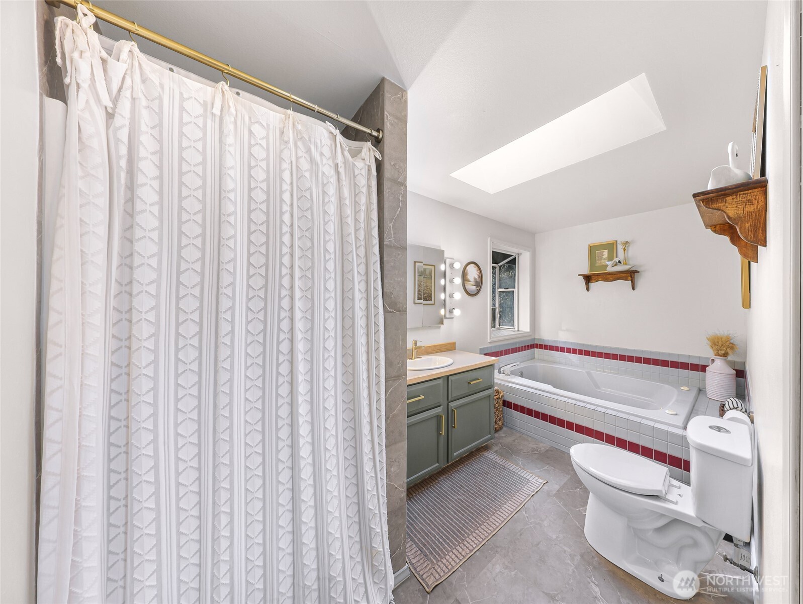 1012 36th Street , Bellingham, WA 98229