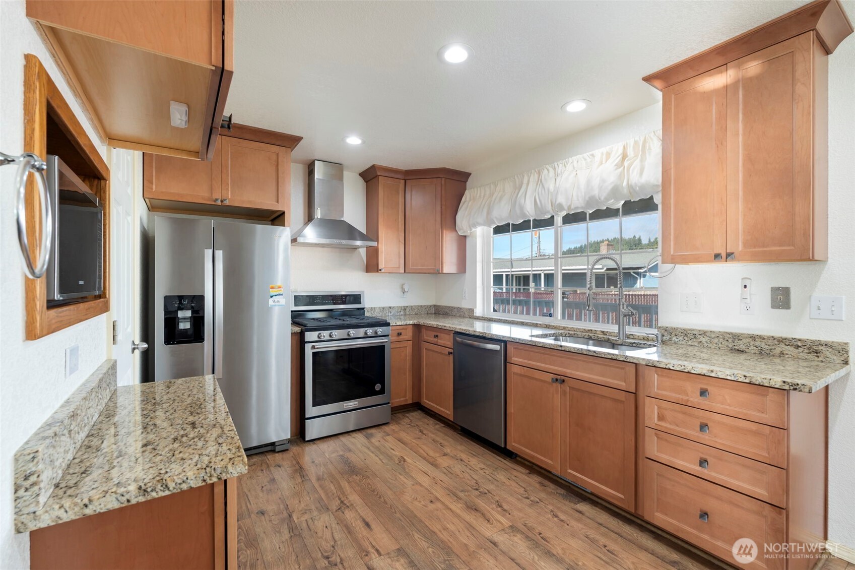 823 SW 21st Street , Chehalis, WA 98532