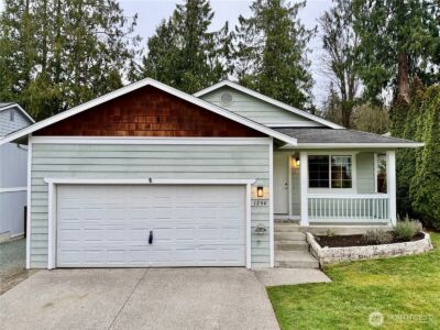 1200 N 12th Place , Mount Vernon, WA 98273