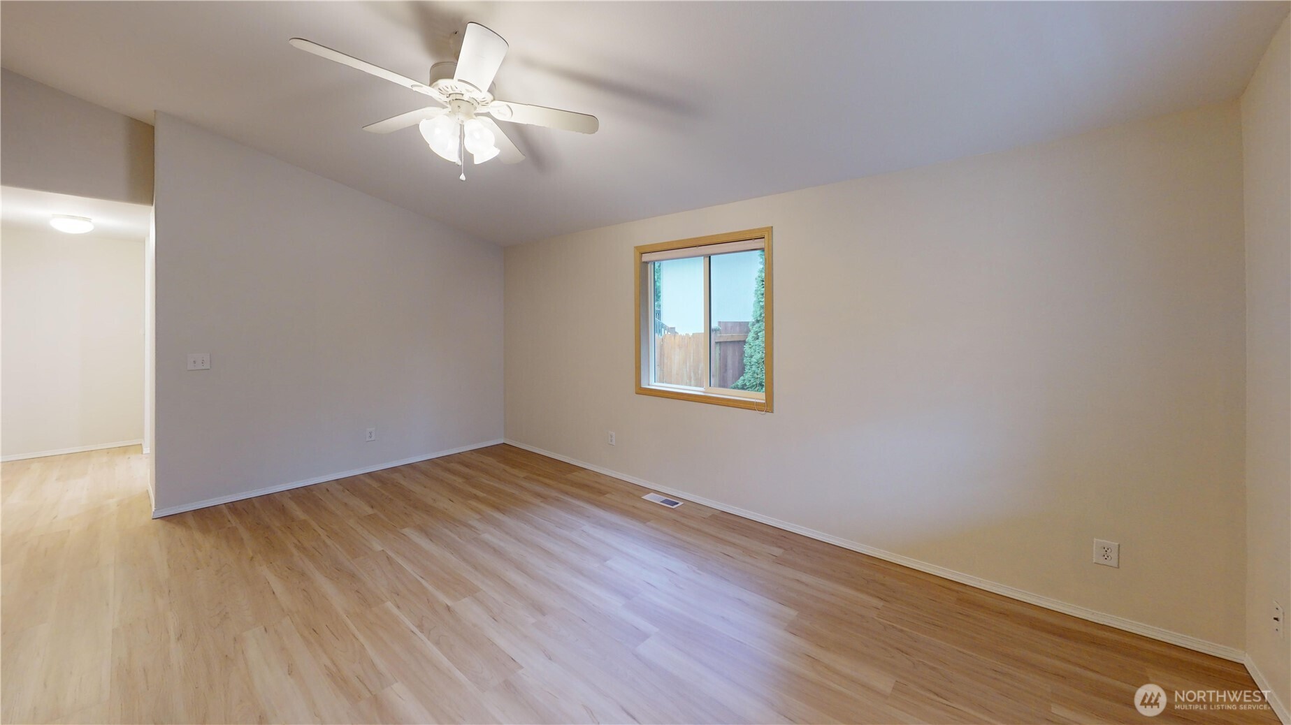 1200 N 12th Place , Mount Vernon, WA 98273