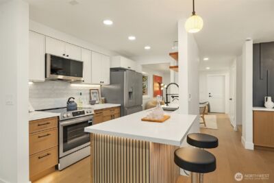 1039 NE 113th Street , Seattle, WA 98125 - Photo 2