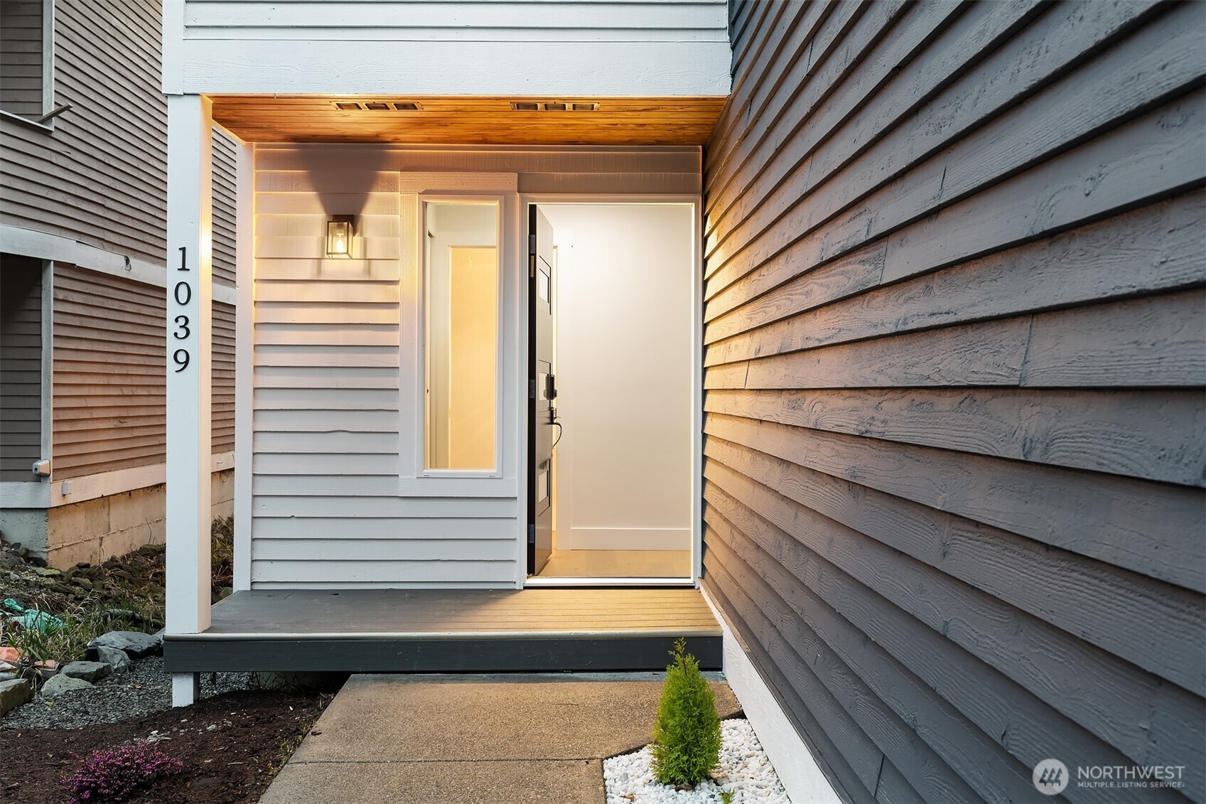 1039 NE 113th Street , Seattle, WA 98125