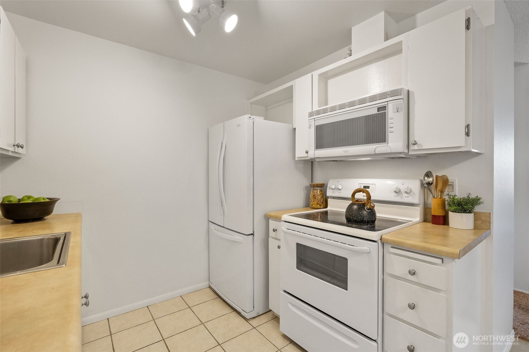 6110 24th Avenue NW #203, Seattle, WA 98107