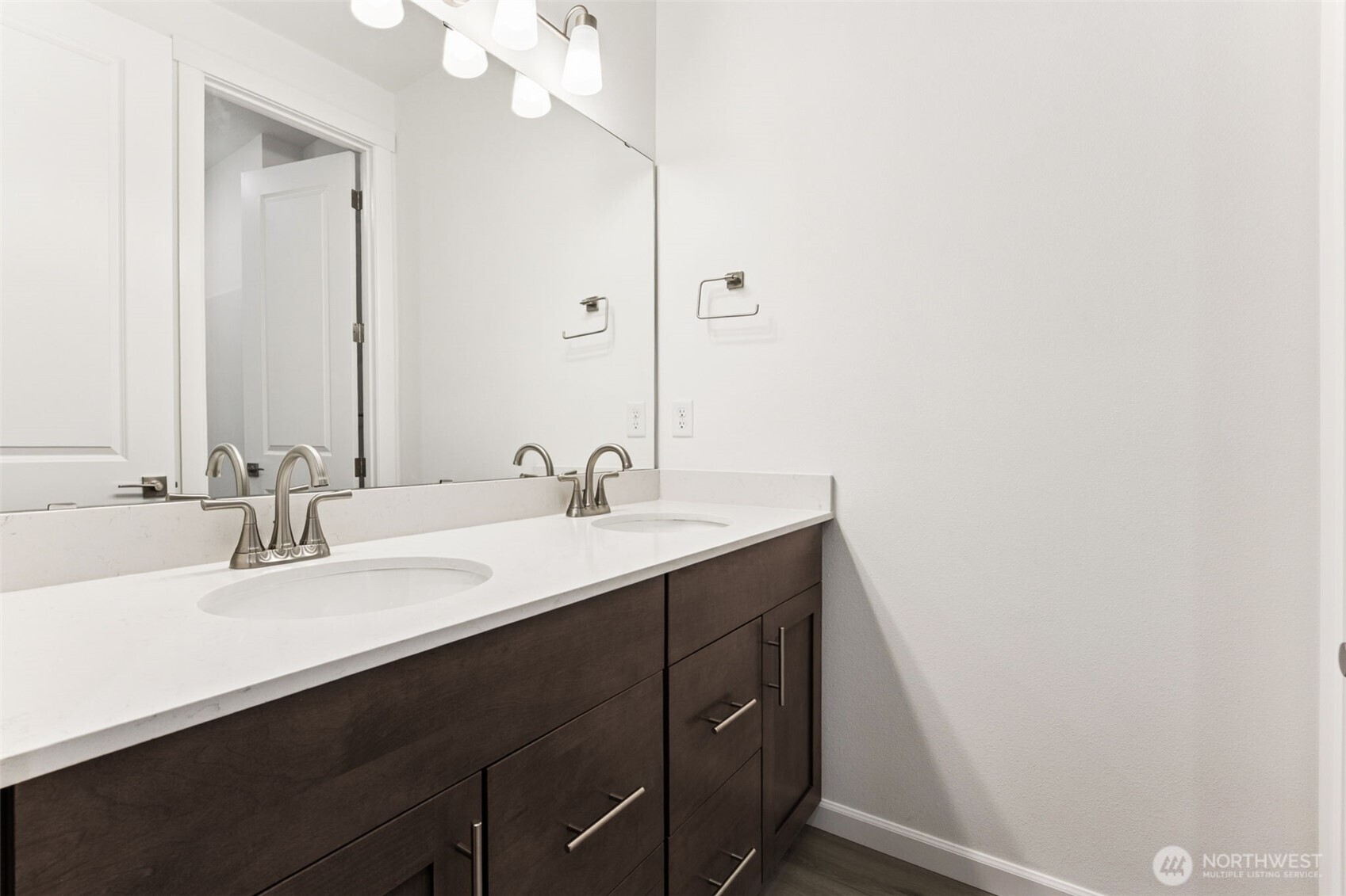 984 Tanner Avenue #101, Buckley, WA 98321