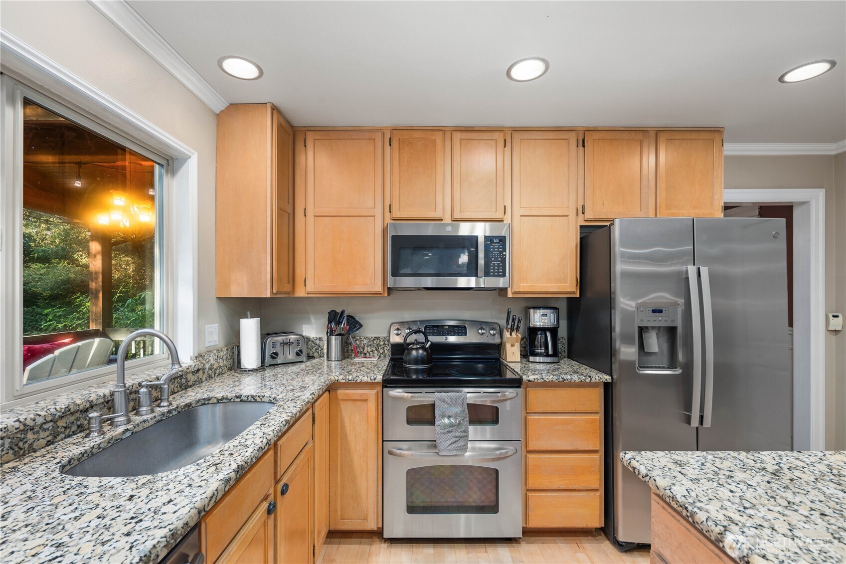 16502 NE 180th Place , Woodinville, WA 98072