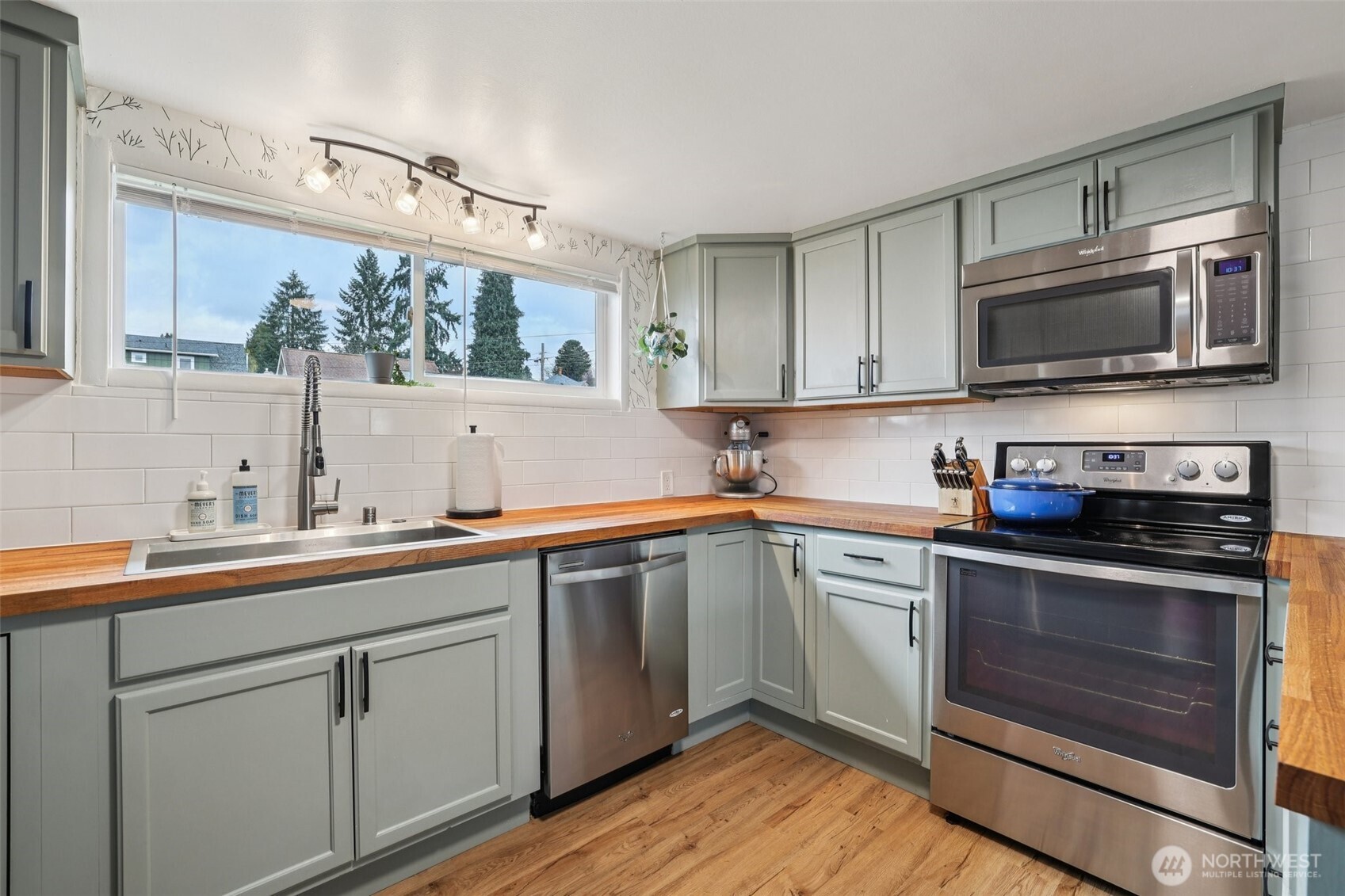 211 Ave F #1 & 2, Snohomish, WA 98290