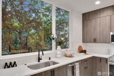 6514 23rd Avenue NE, Seattle, WA 98115 - Photo 4