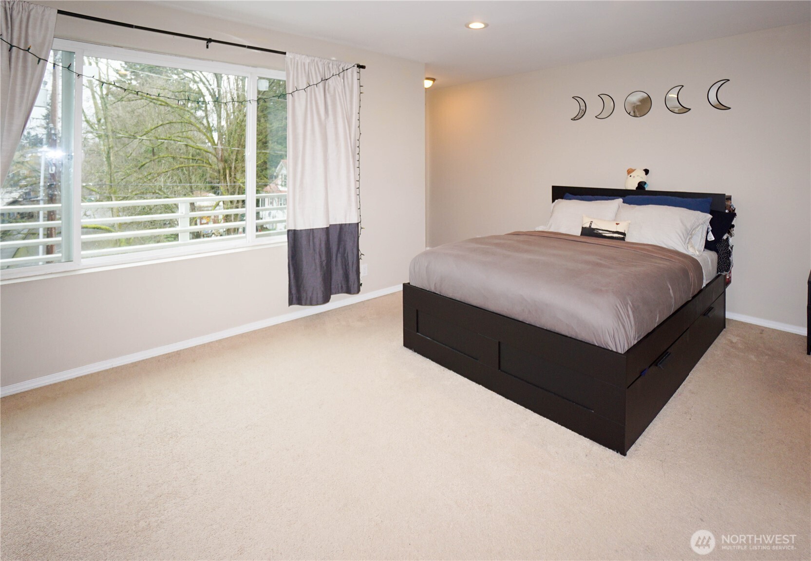 14948 6th Avenue S, Burien, WA 98168