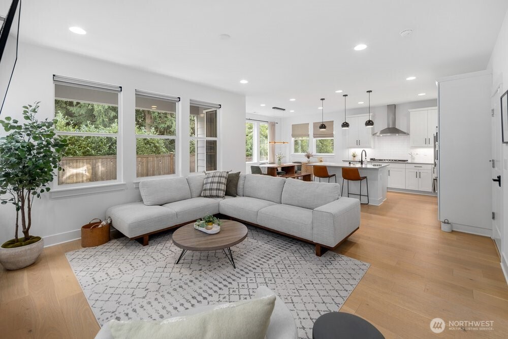 5820 155th Street SW, Edmonds, WA 98026