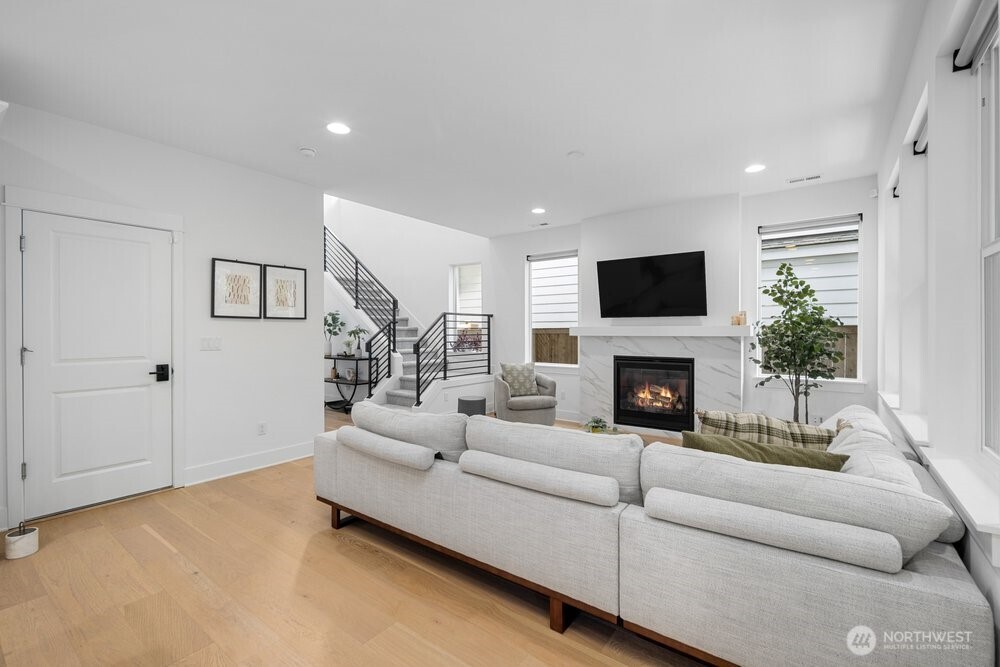 5820 155th Street SW, Edmonds, WA 98026