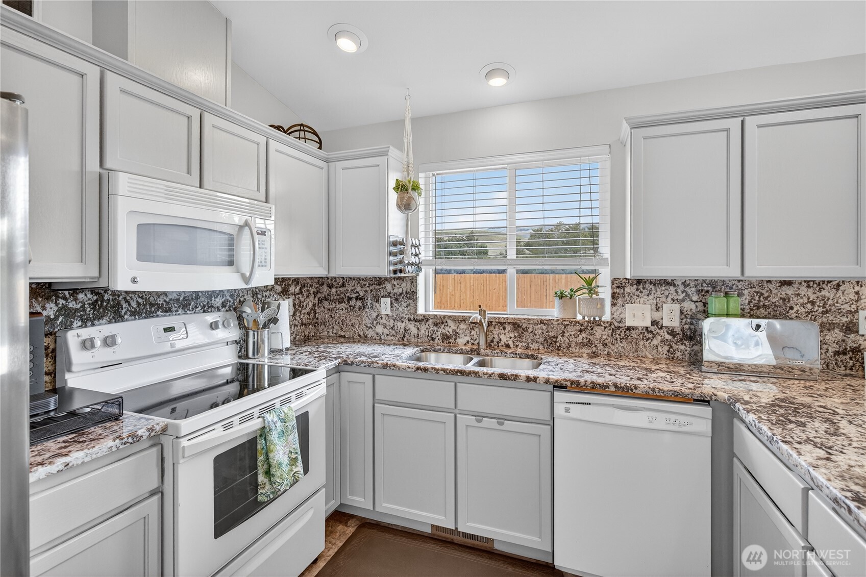 2532 Aviation Drive , East Wenatchee, WA 98802