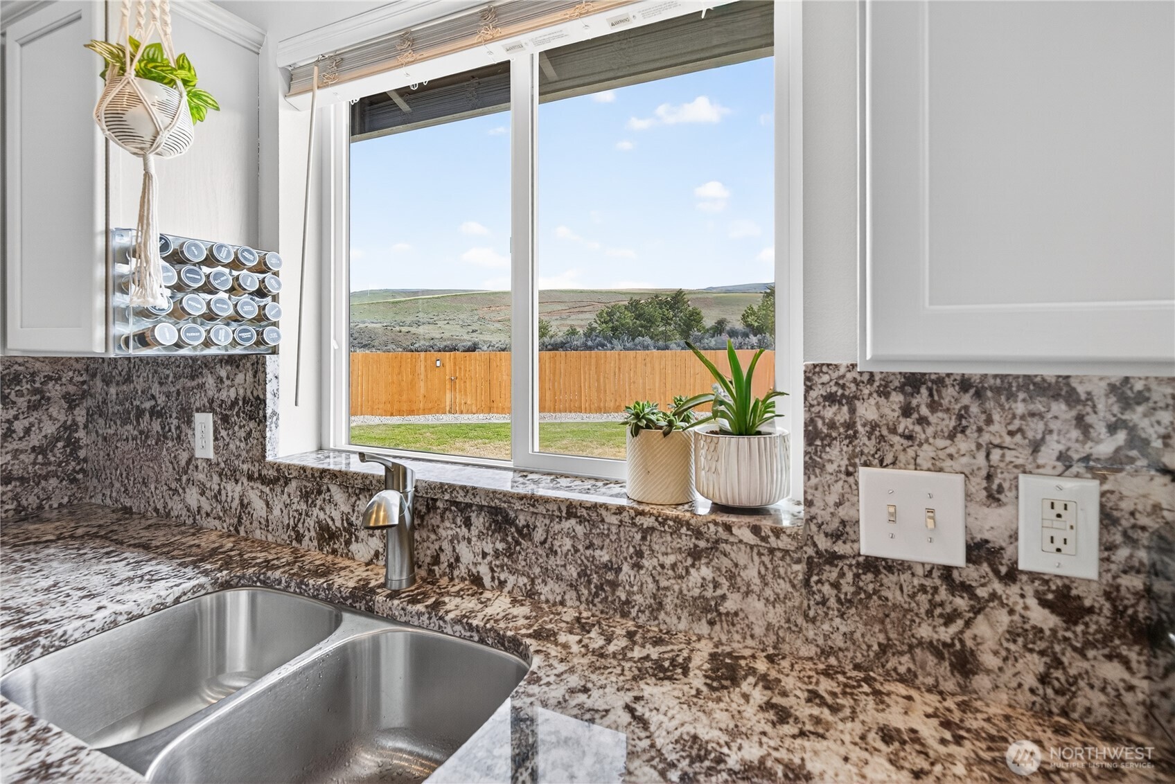 2532 Aviation Drive , East Wenatchee, WA 98802