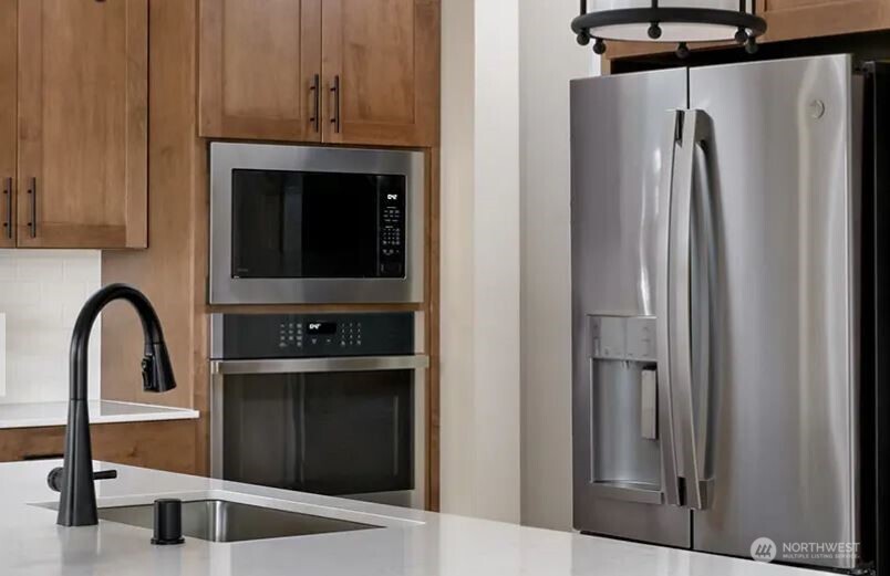 2216 Oak Court #3, Milton, WA 98354