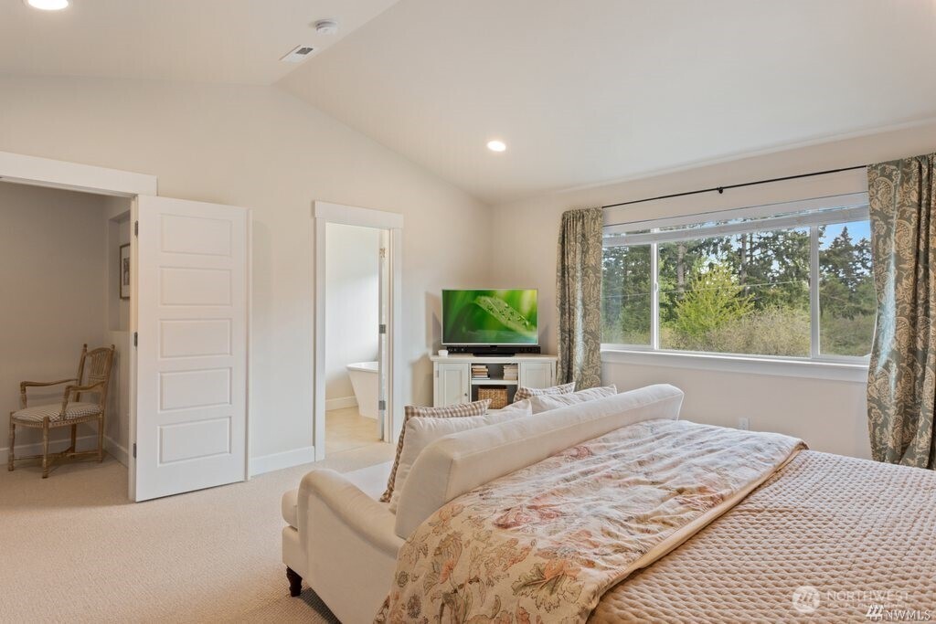 11209 130th Street Ct E, Puyallup, WA 98374-4559