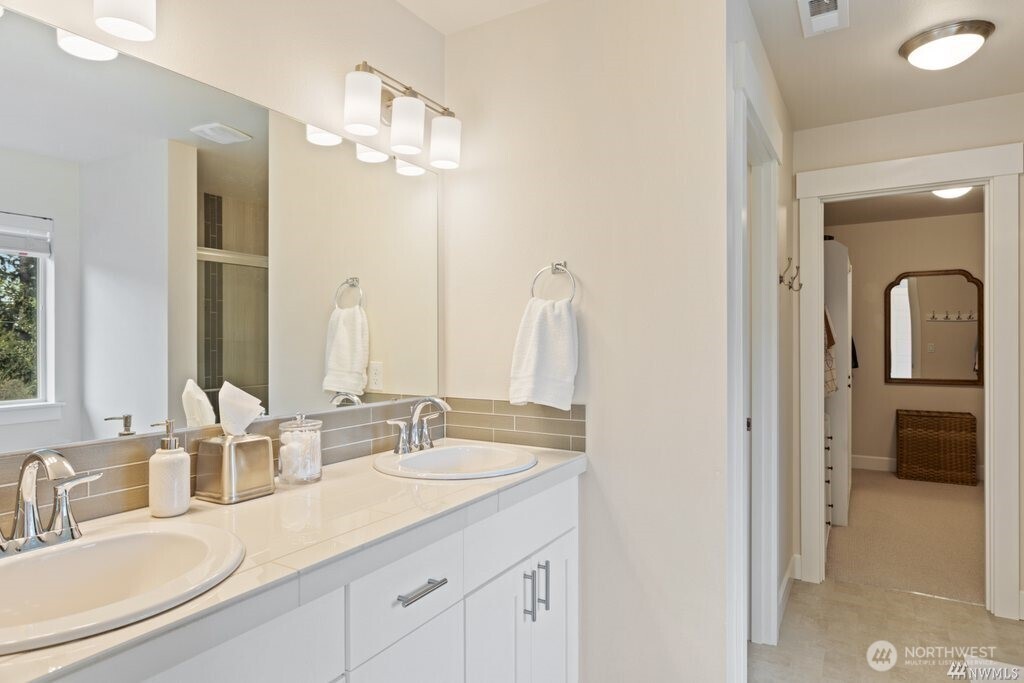 11209 130th Street Ct E, Puyallup, WA 98374-4559