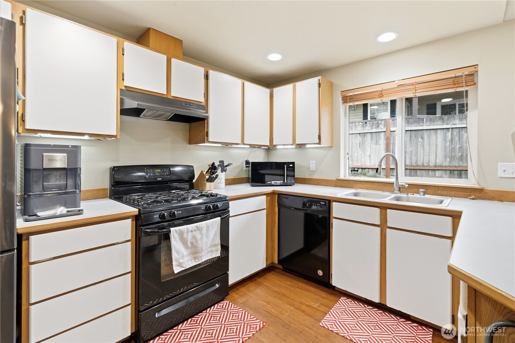 7350 E Raintree Lane , Port Orchard, WA 98366