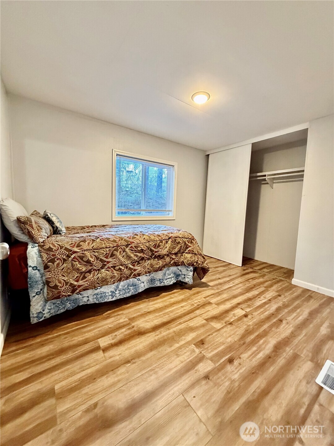 9065 Steele Creek Loop NE, Bremerton, WA 98311