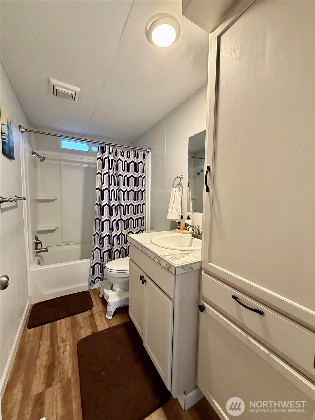 9065 Steele Creek Loop NE, Bremerton, WA 98311