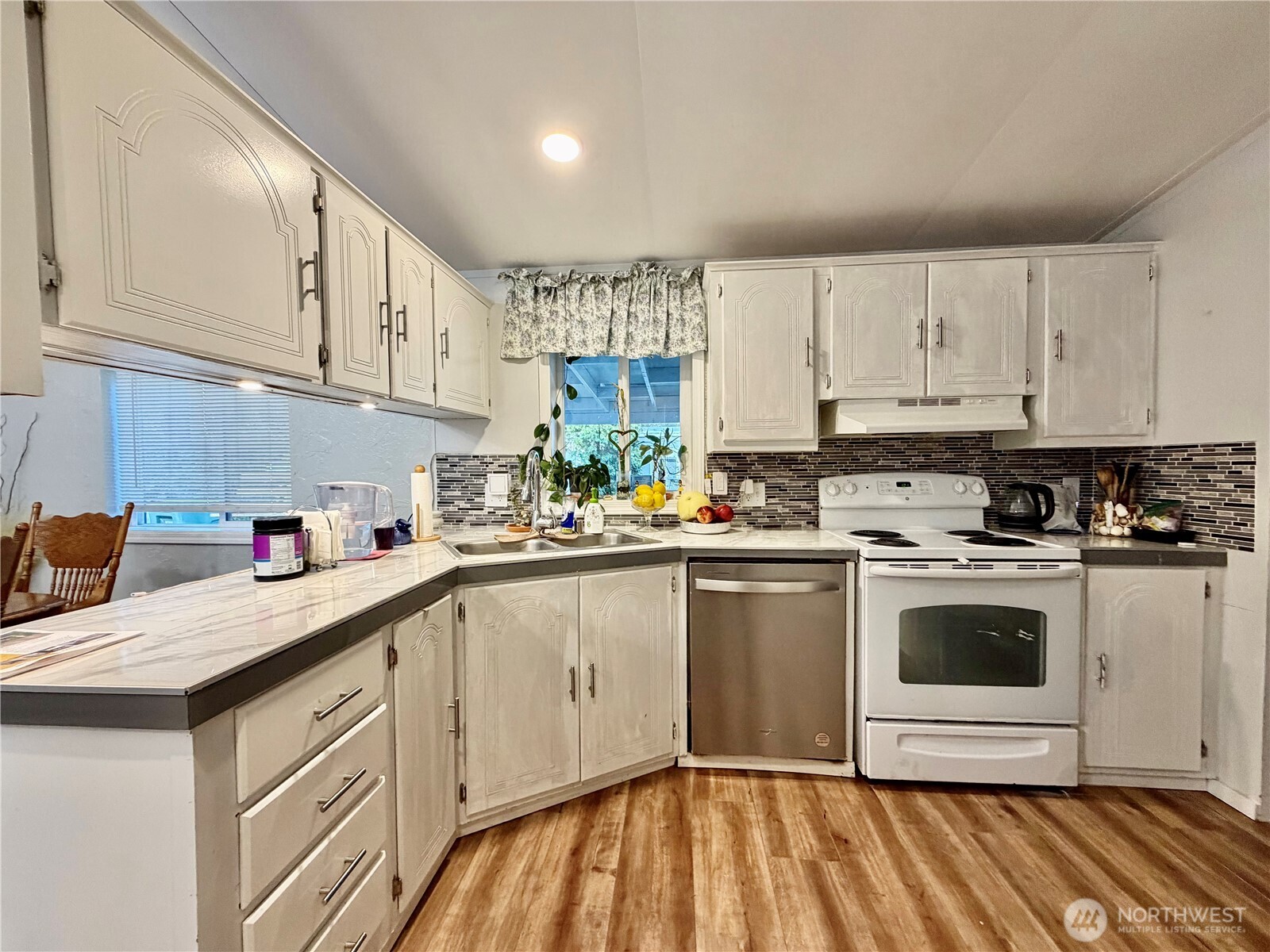 9065 Steele Creek Loop NE, Bremerton, WA 98311