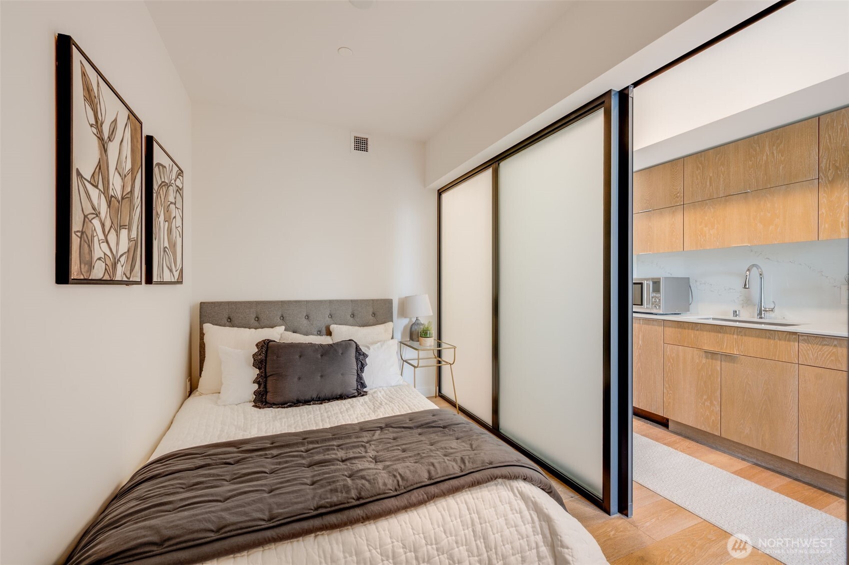 450 S Main Street #616, Seattle, WA 98104