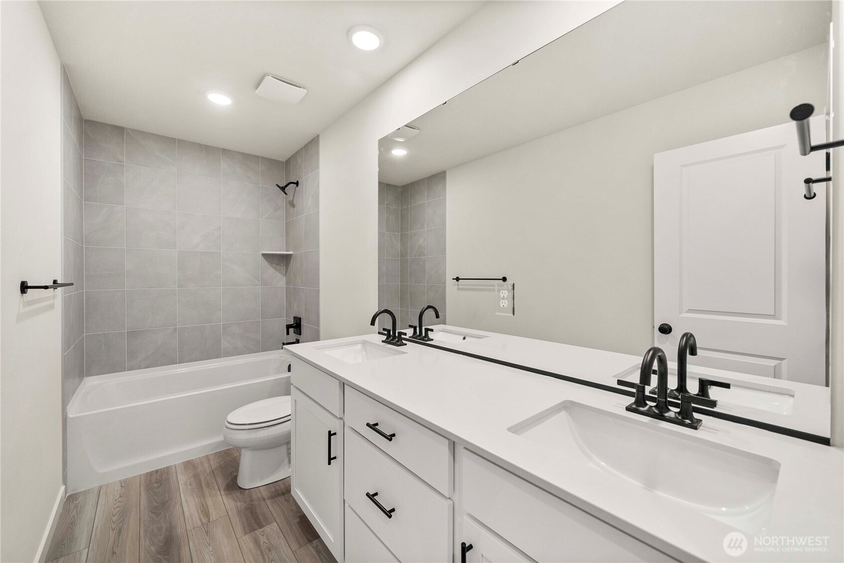 17505 NE Midnight Sun Loop , Poulsbo, WA 98370