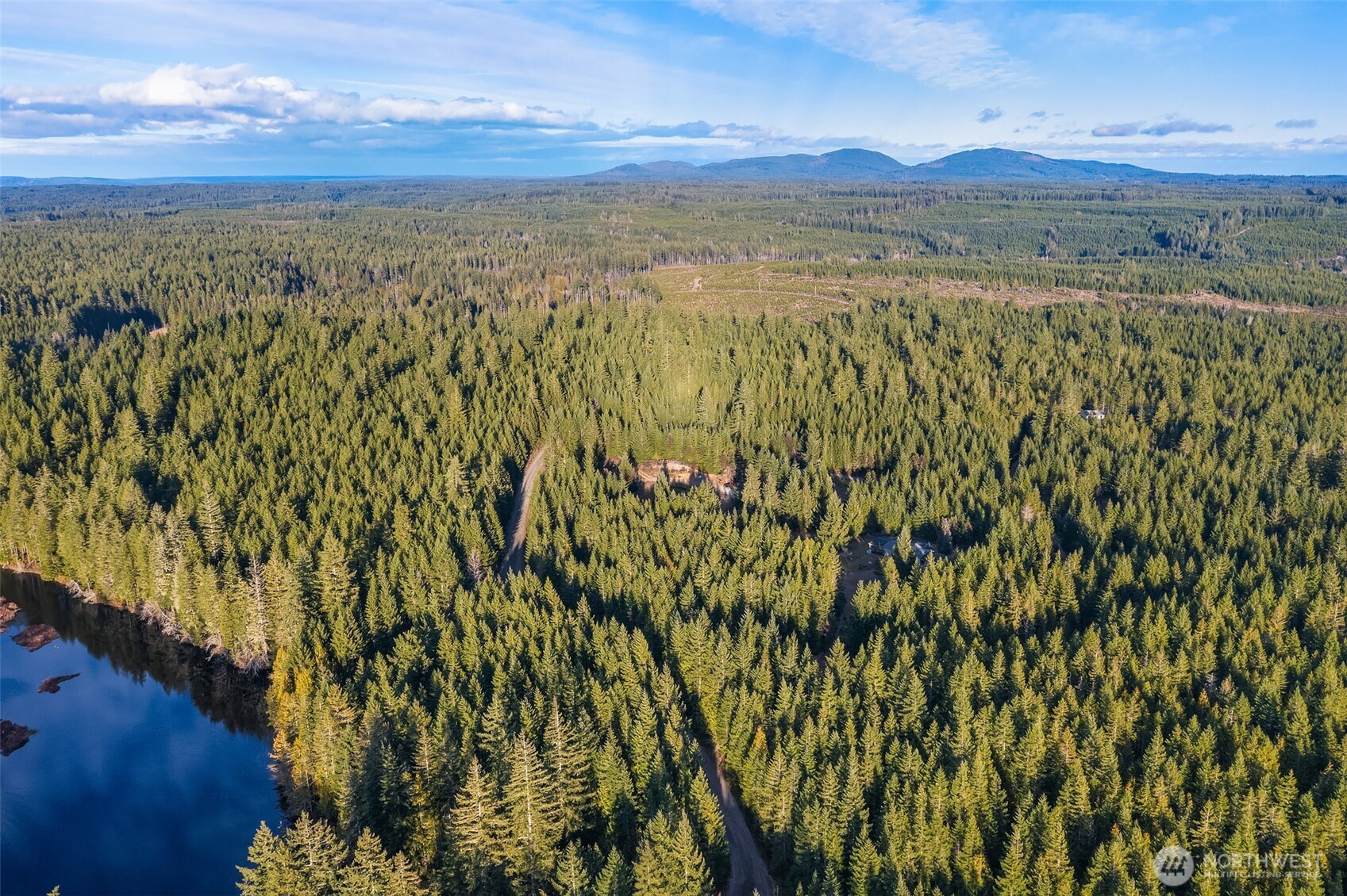 13611 W Ludvick Lake Drive , Seabeck, WA 98380