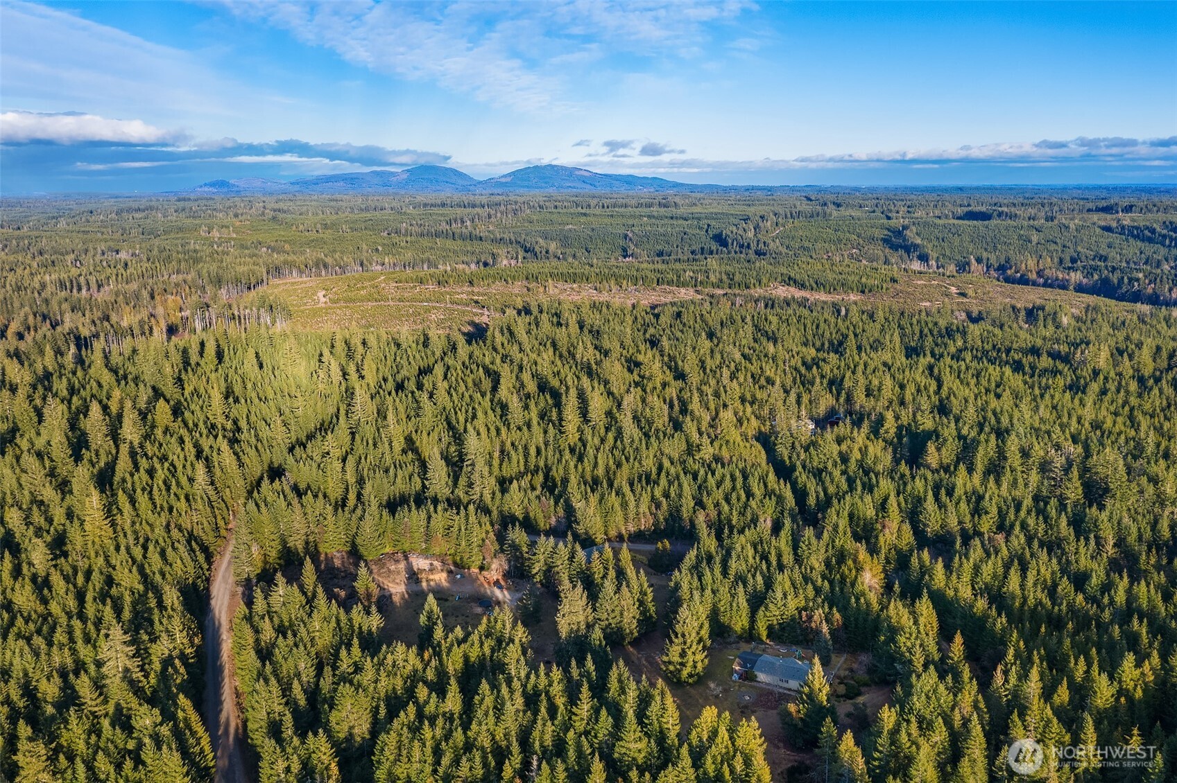 13611 W Ludvick Lake Drive , Seabeck, WA 98380
