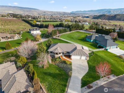 3555 Westridge Place , Wenatchee, WA 98801 - Photo 2